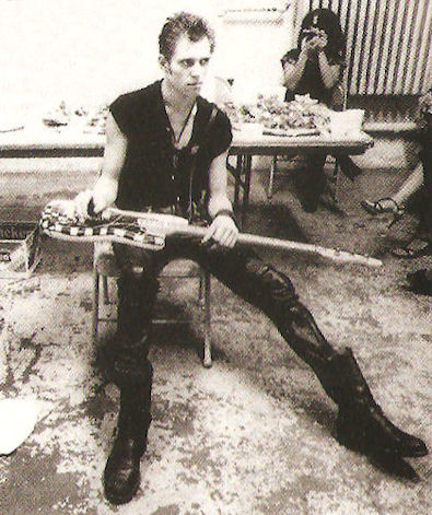 11_mejores_portadas_74_the_stone_roses_Paul Simonon (The Clash) - Jackson Pollock